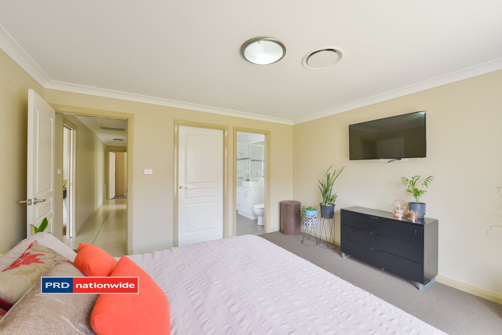 27 Milburn Road TAMWORTH 17