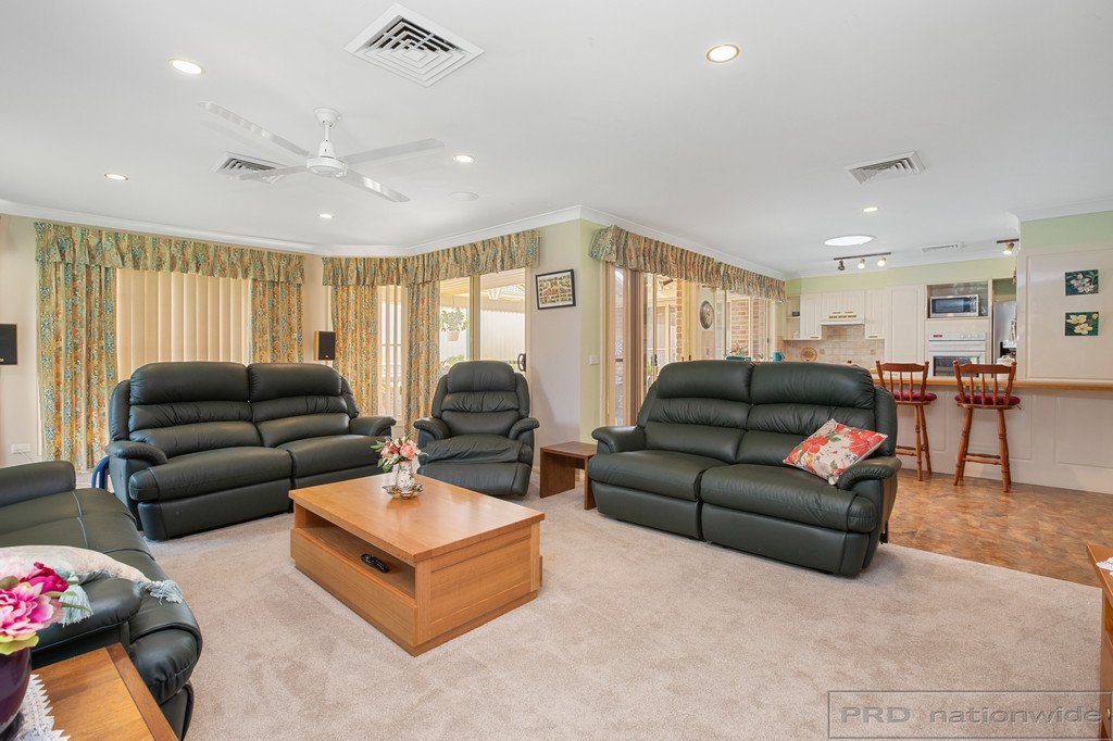 27 Monaghan Circuit ASHTONFIELD 2
