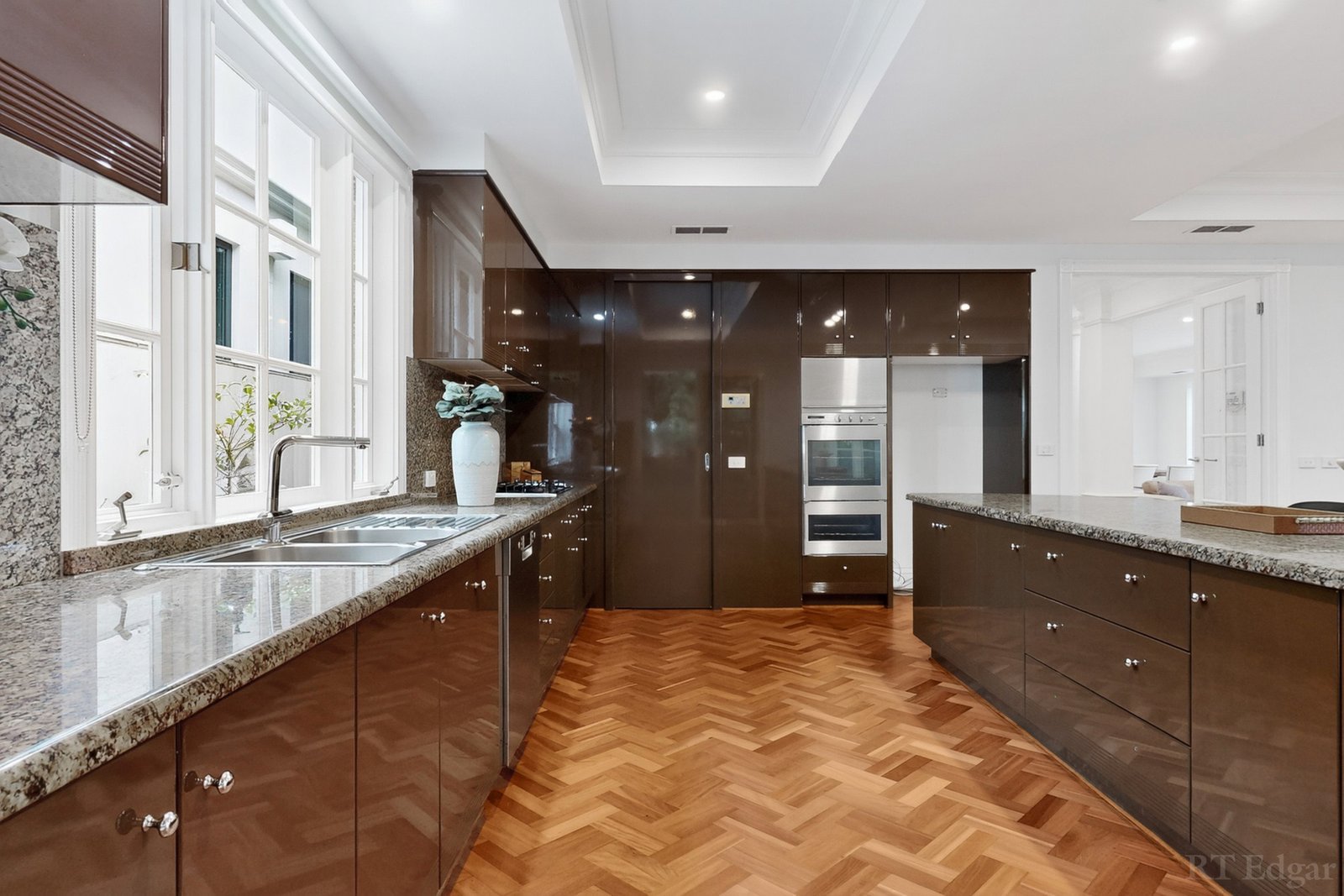 Real Estate and Property in 27 Mont Albert Road, Canterbury, VIC