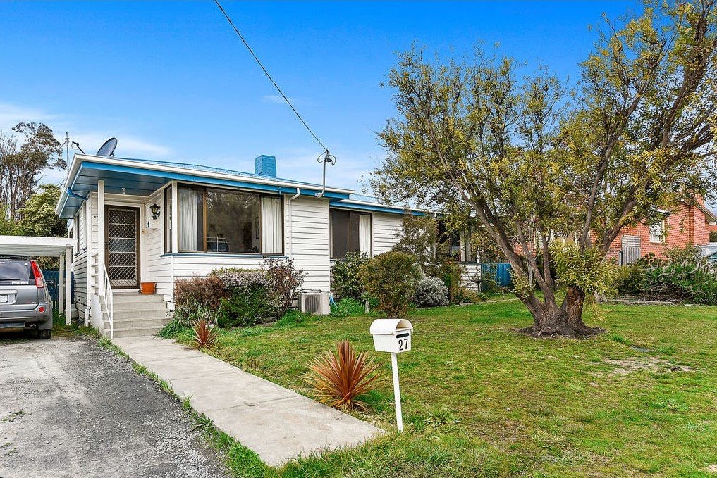 27 Moorina Crescent BERRIEDALE 1