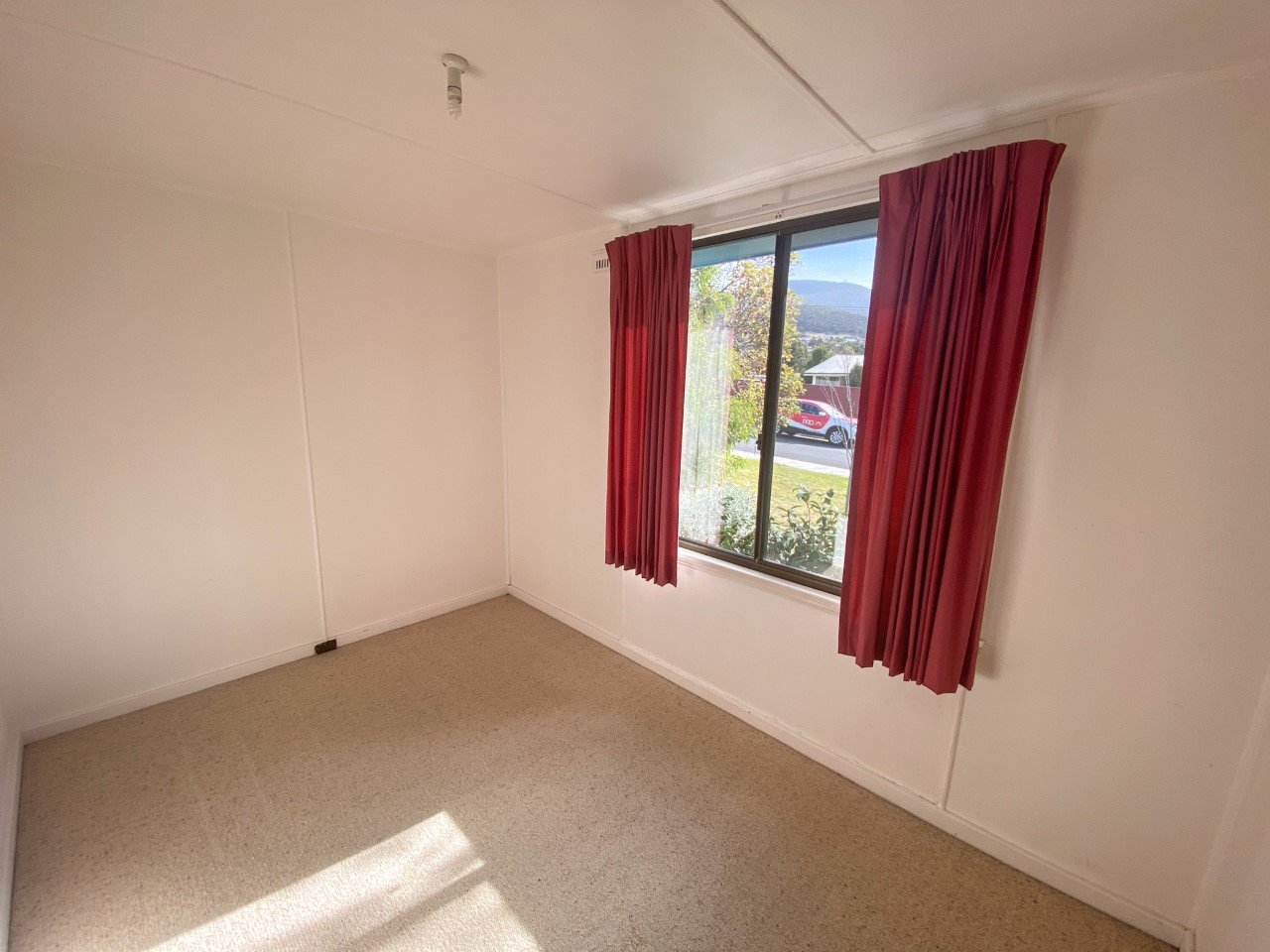 27 Moorina Crescent BERRIEDALE 7