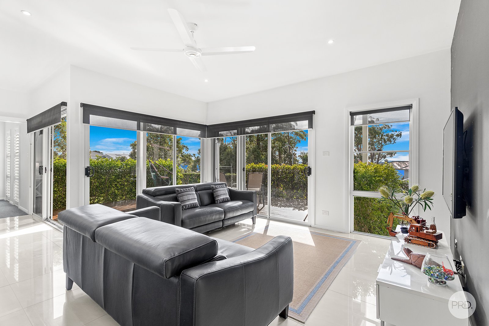 27 Mooring Avenue CORLETTE 16