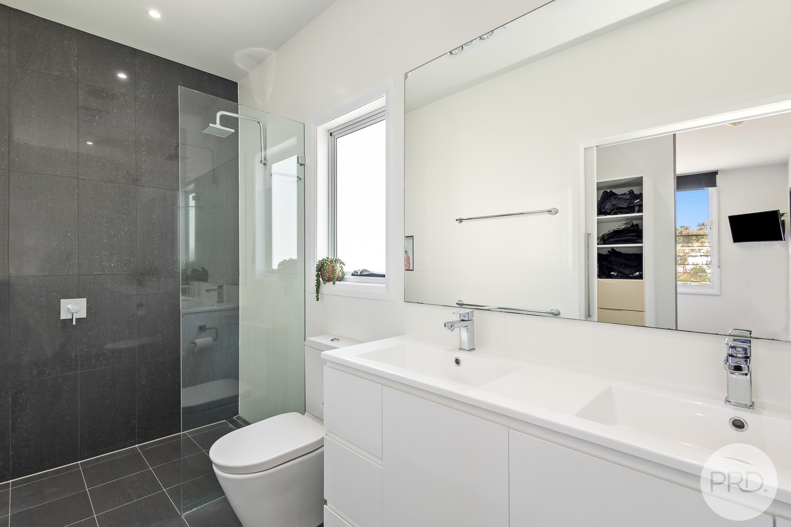 27 Mooring Avenue CORLETTE 23