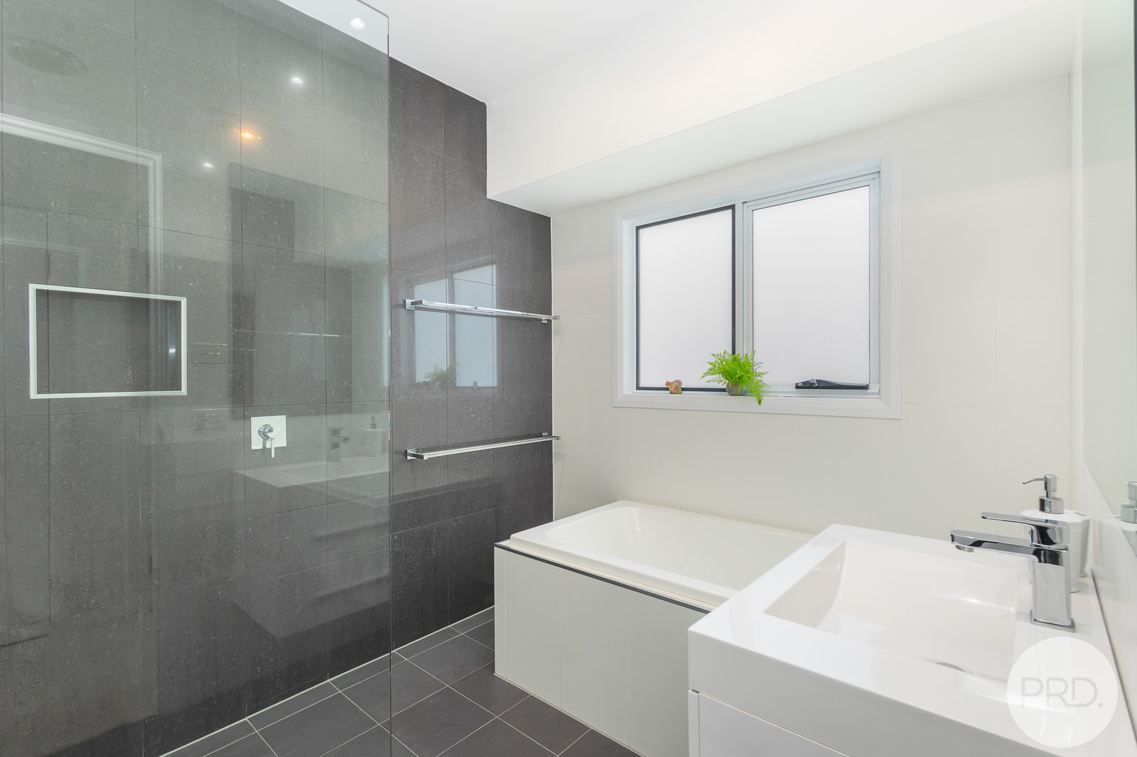 27 Mooring Avenue CORLETTE 51