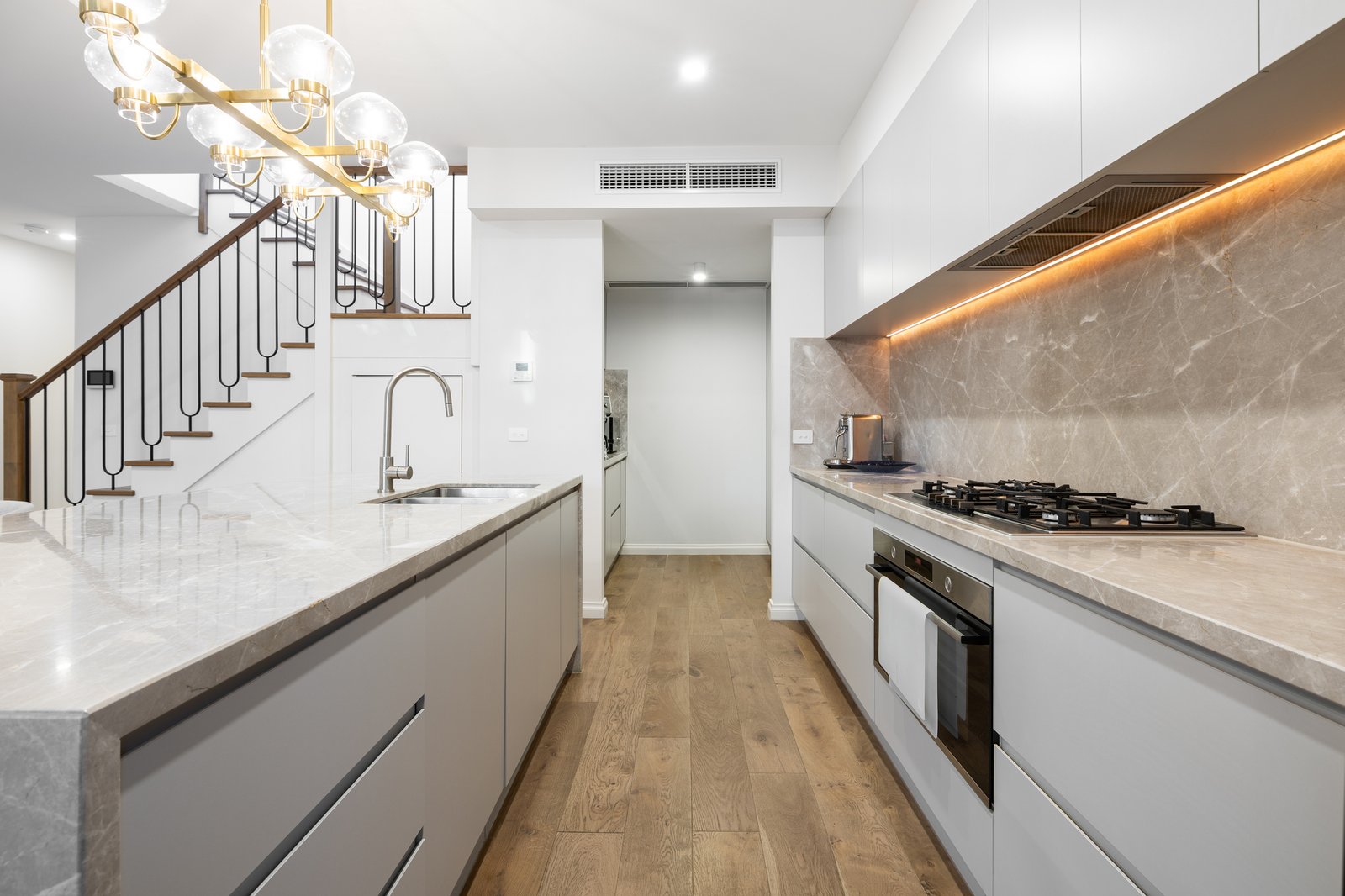 Gallery: 2/7 Moorong Street