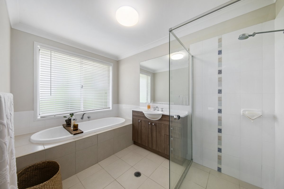 27 Morpeth Street WALLALONG 8