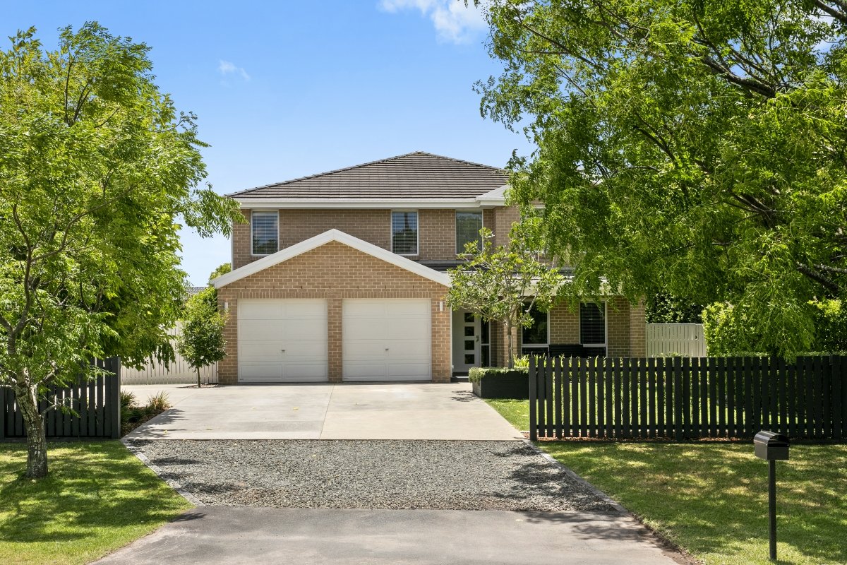 27 Morpeth Street WALLALONG 21