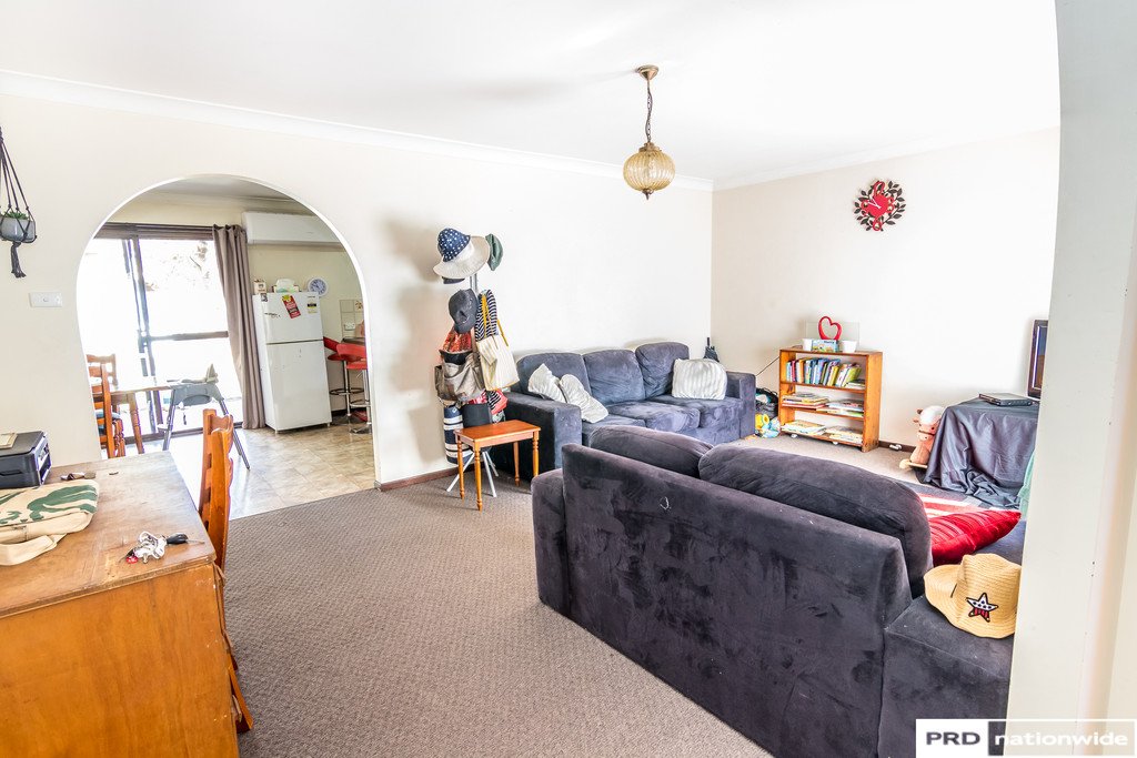 27 Mullumbimby Close TAMWORTH 2