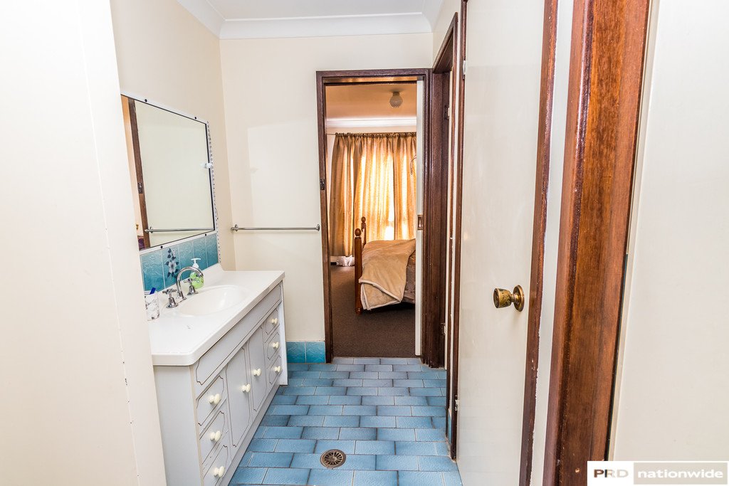 27 Mullumbimby Close TAMWORTH 7