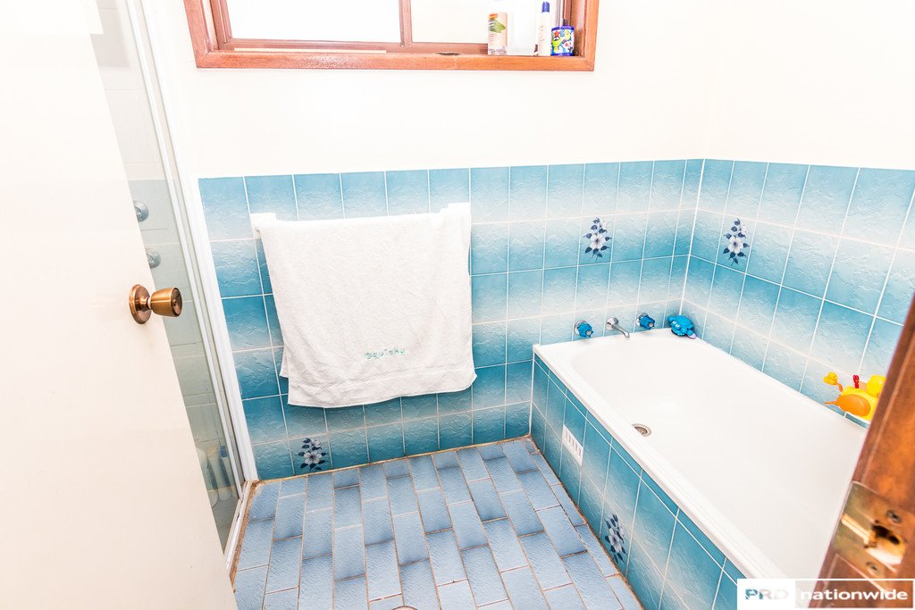 27 Mullumbimby Close TAMWORTH 8