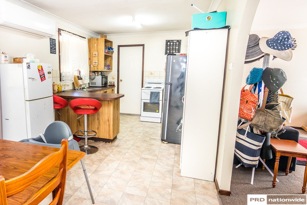 27 Mullumbimby Close TAMWORTH 10