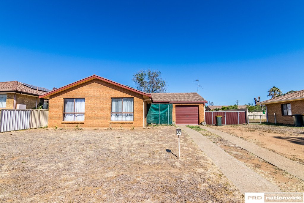 27 Mullumbimby Close TAMWORTH 14