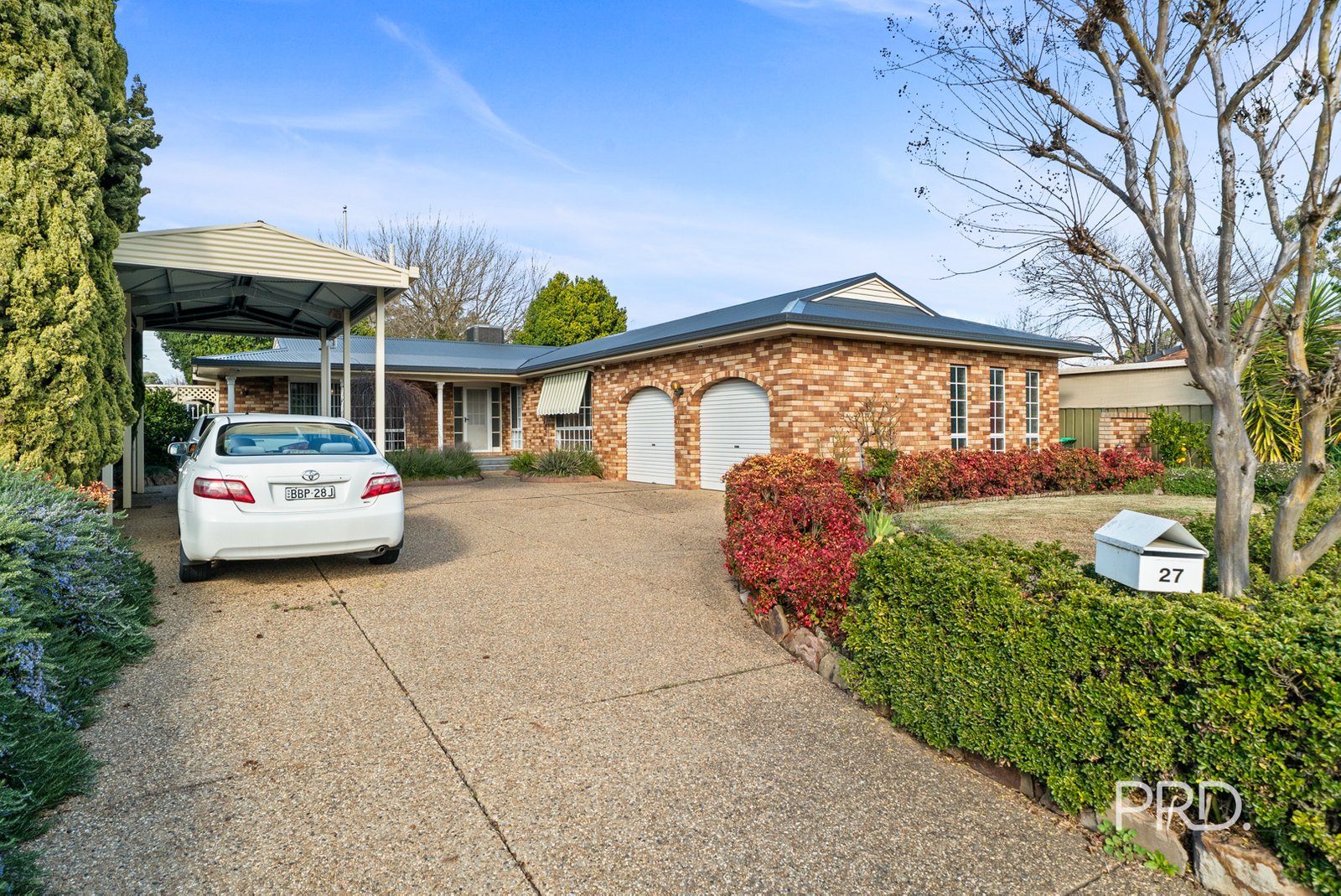 27 Myall Crescent LAKE ALBERT 2