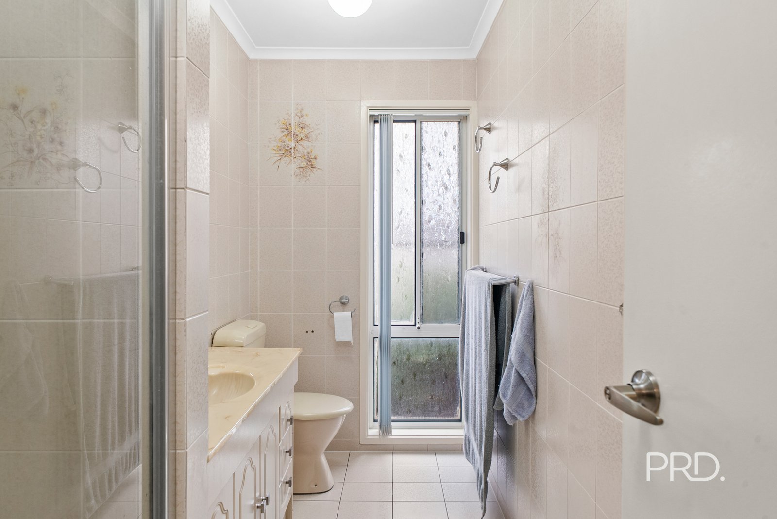 27 Myall Crescent LAKE ALBERT 12