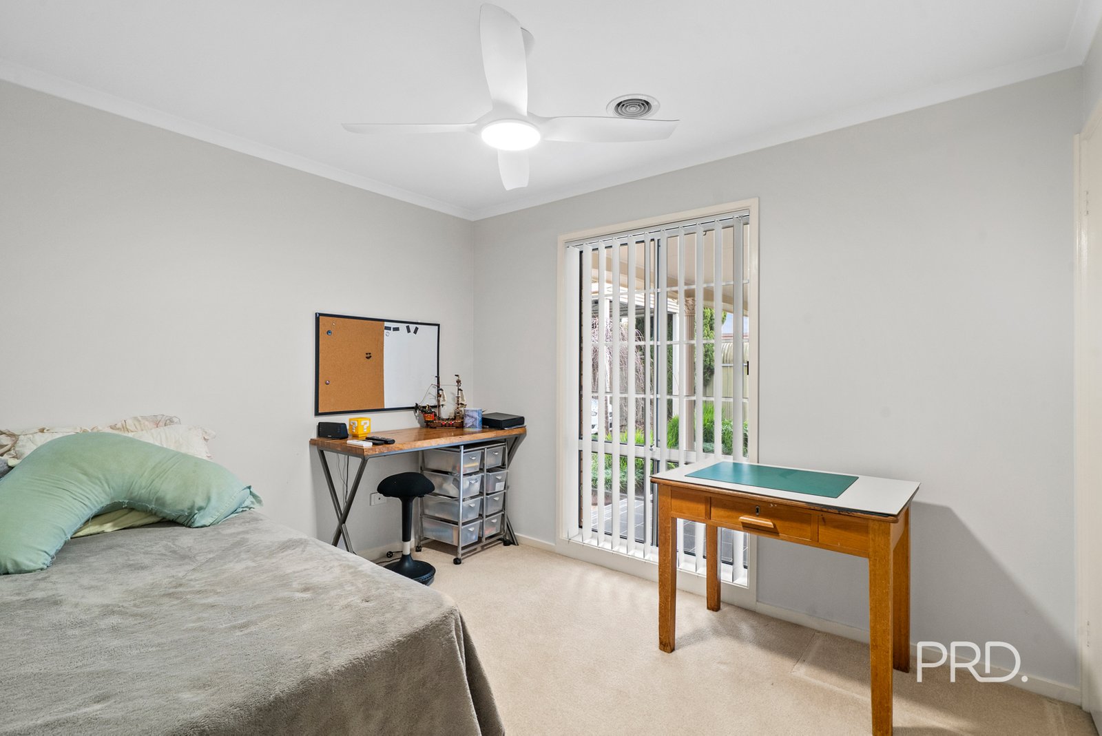 27 Myall Crescent LAKE ALBERT 13