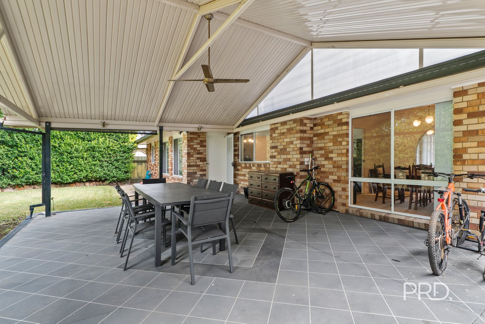 27 Myall Crescent LAKE ALBERT 18