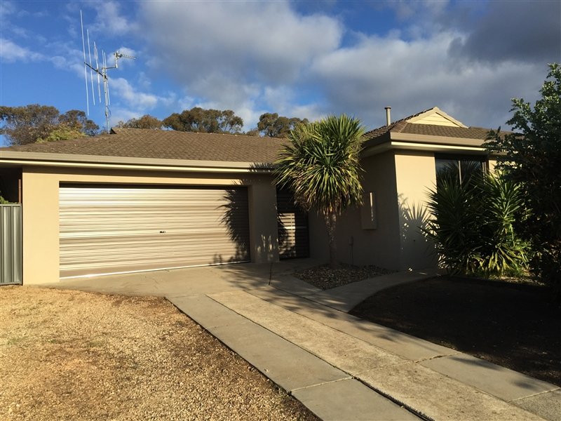 27 Nabilla Crescent STRATHDALE 1