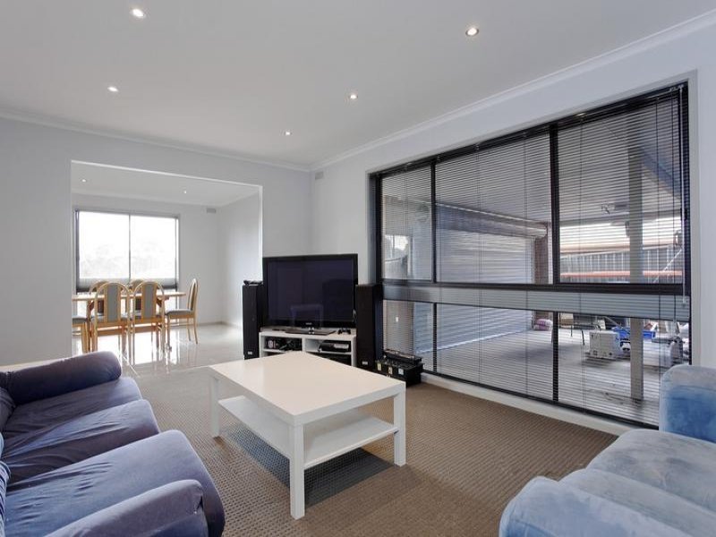 27 Nabilla Crescent STRATHDALE 3