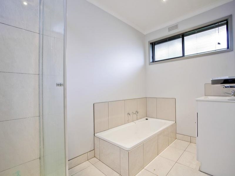 27 Nabilla Crescent STRATHDALE 4