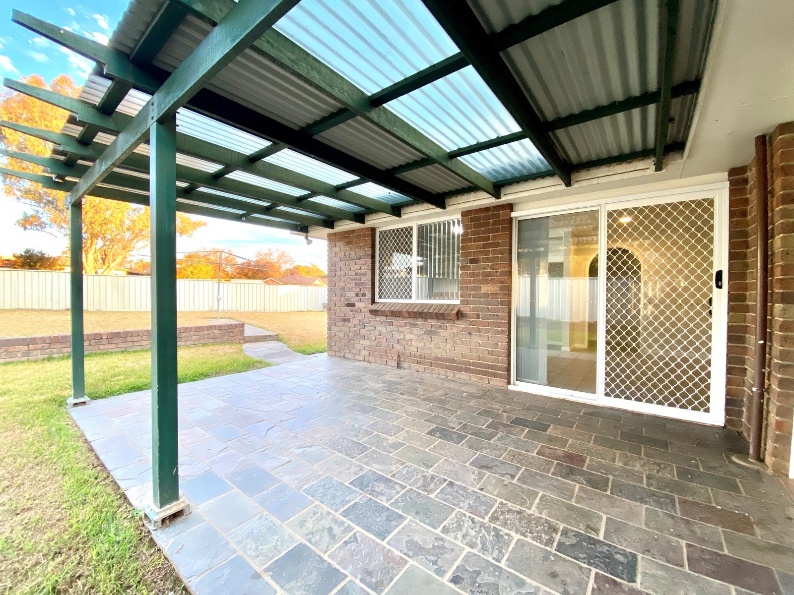 27 Nancy Street TAMWORTH 9