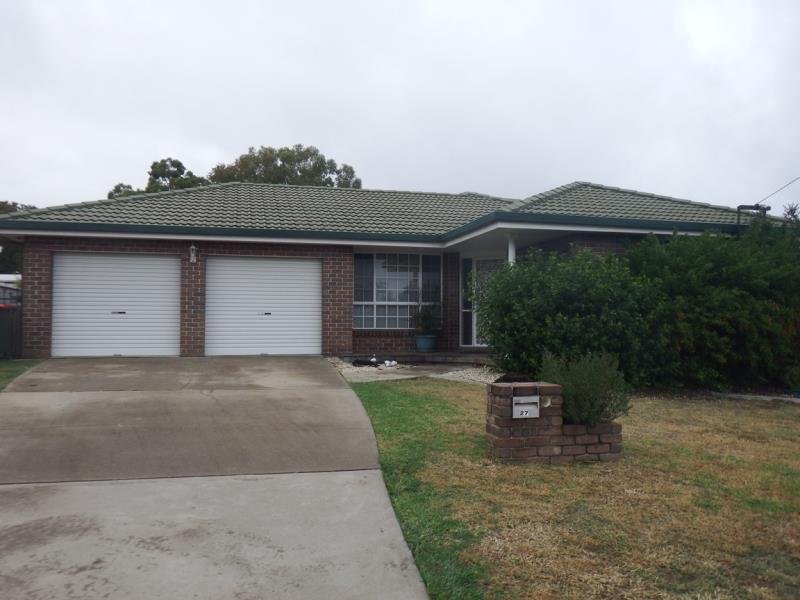 27 Nancy Street TAMWORTH 1