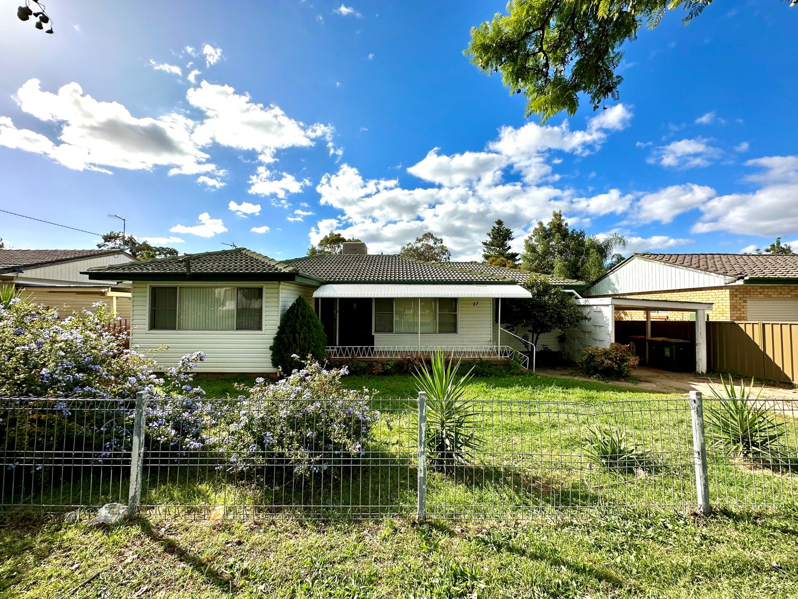 27 Oak Street TAMWORTH 1