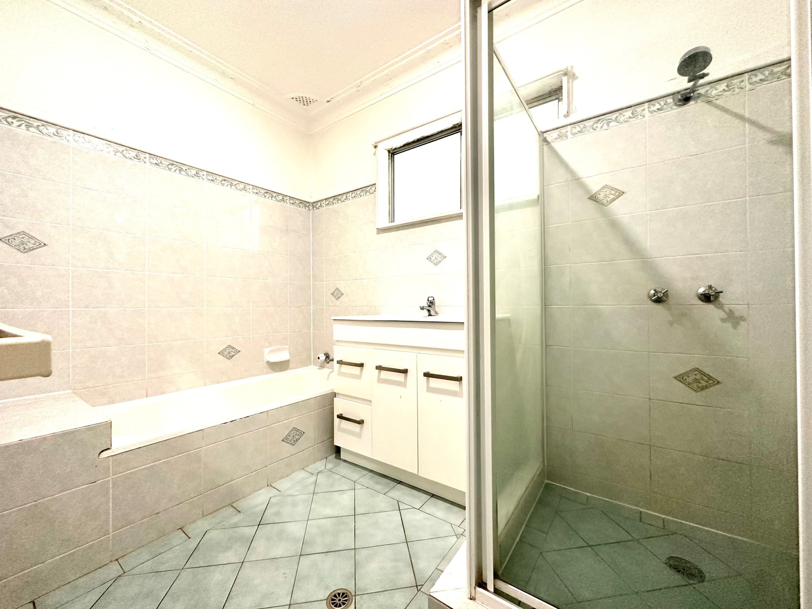 27 Oak Street TAMWORTH 10