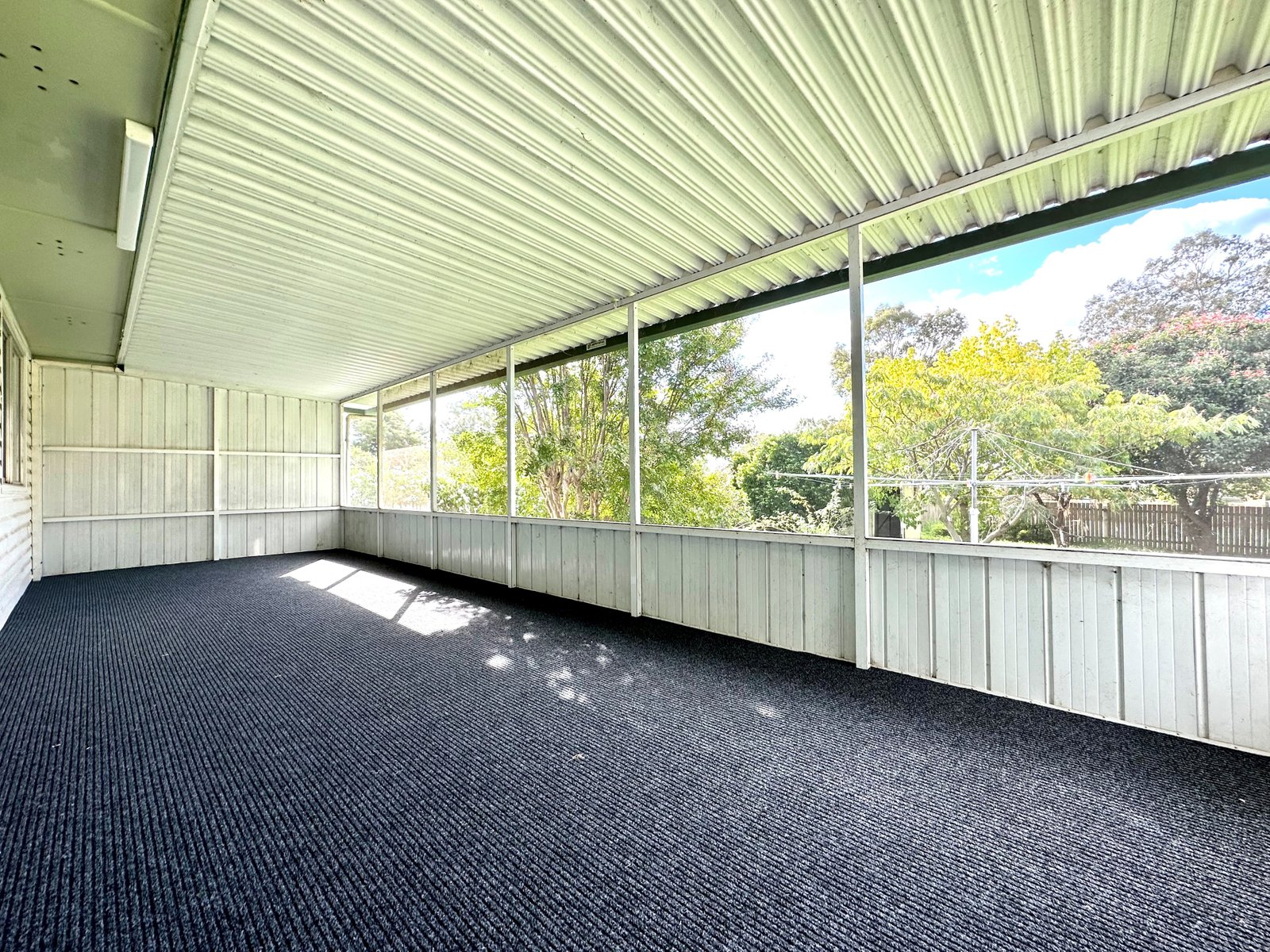 27 Oak Street TAMWORTH 11