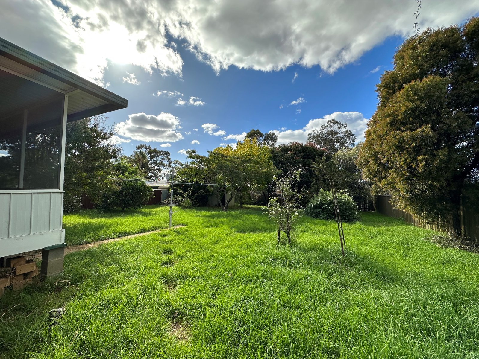 27 Oak Street TAMWORTH 12
