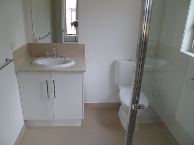 27 Oasis Boulevard MILDURA 5