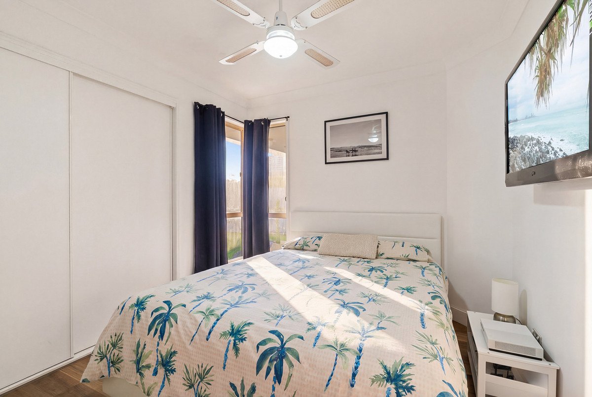 27 Ottelia Drive Elanora 11