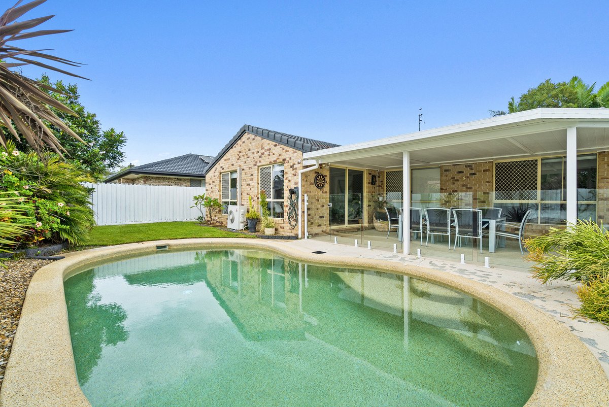 27 Ottelia Drive Elanora 14