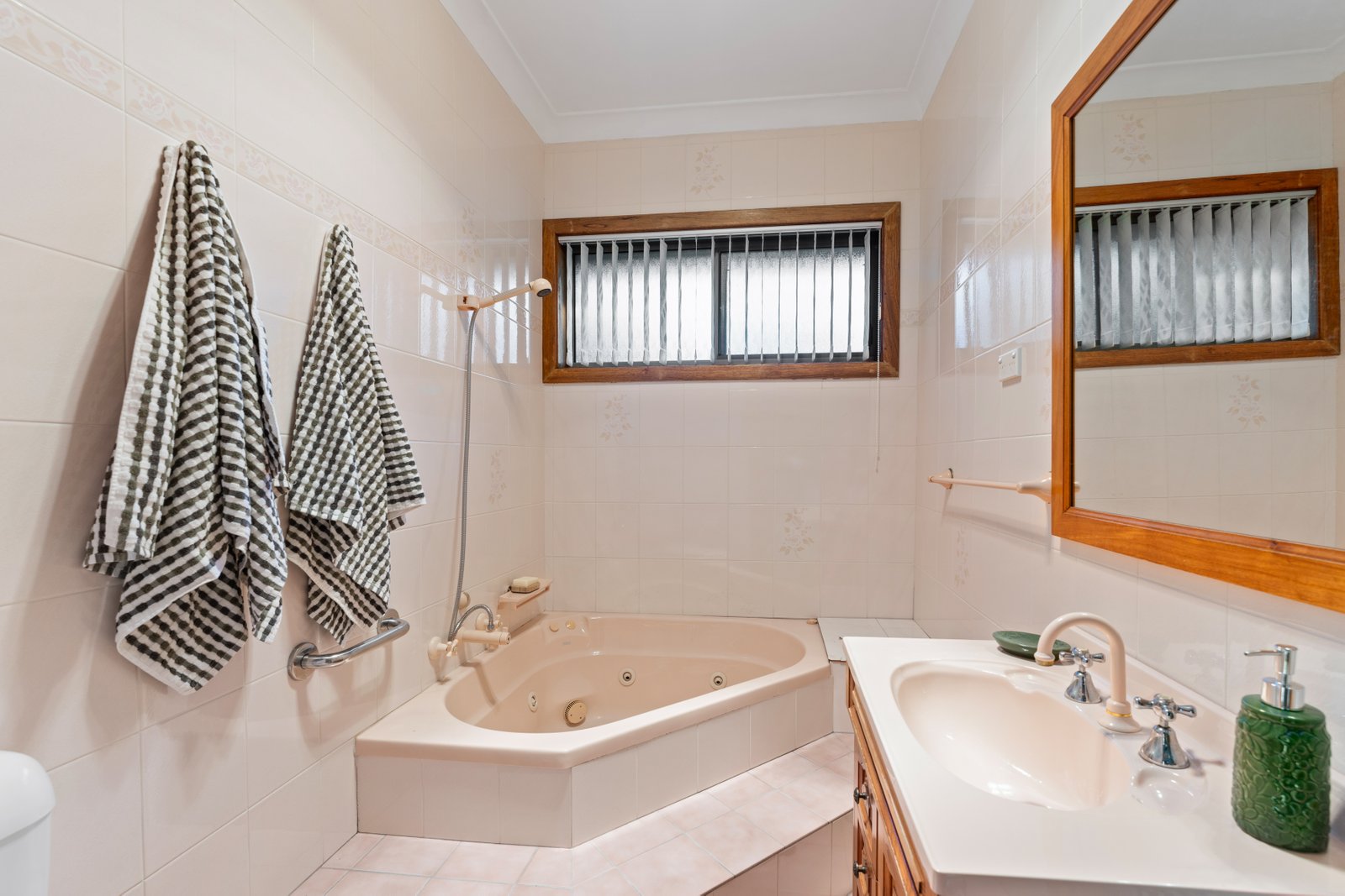 27 Overhill Road PRIMBEE 10