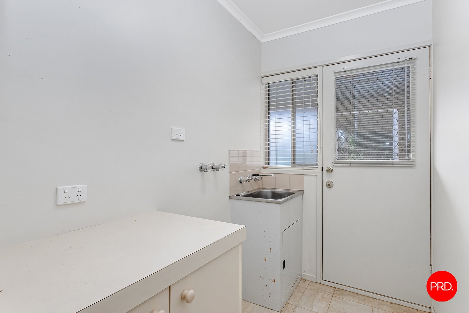 2/7 Paperbark Court STRATHDALE 8