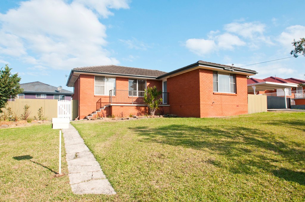 27 Parkside Drive DAPTO 1