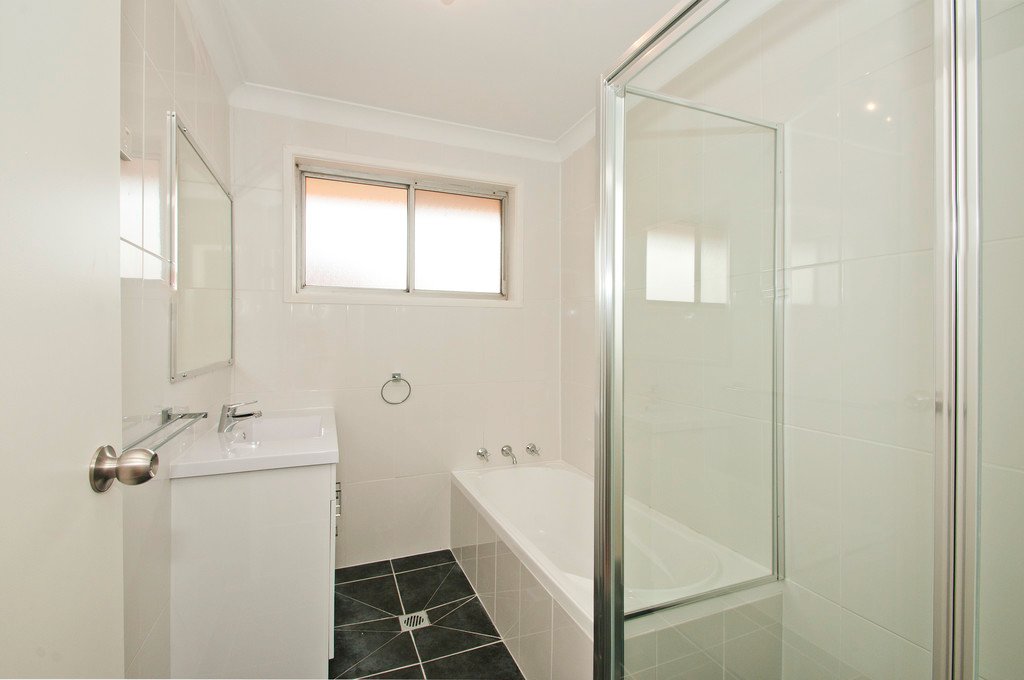 27 Parkside Drive DAPTO 6