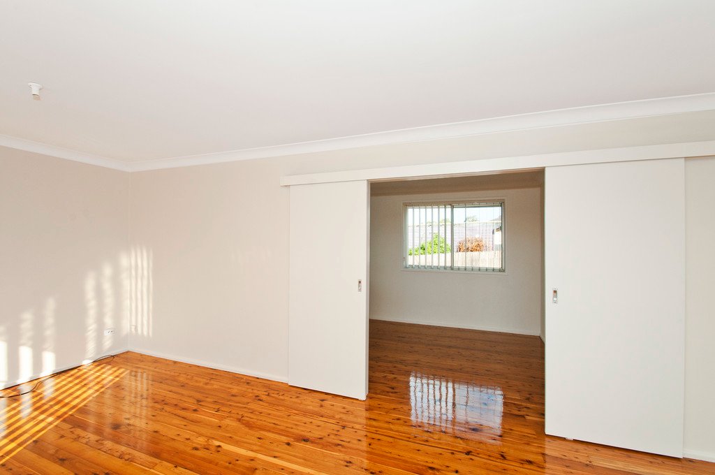 27 Parkside Drive DAPTO 8