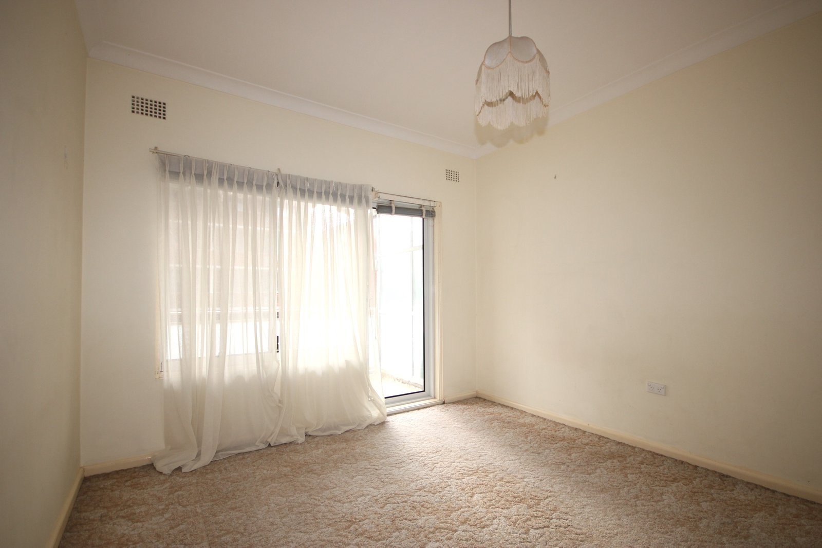 27 Queens Road BRIGHTON-LE-SANDS 4