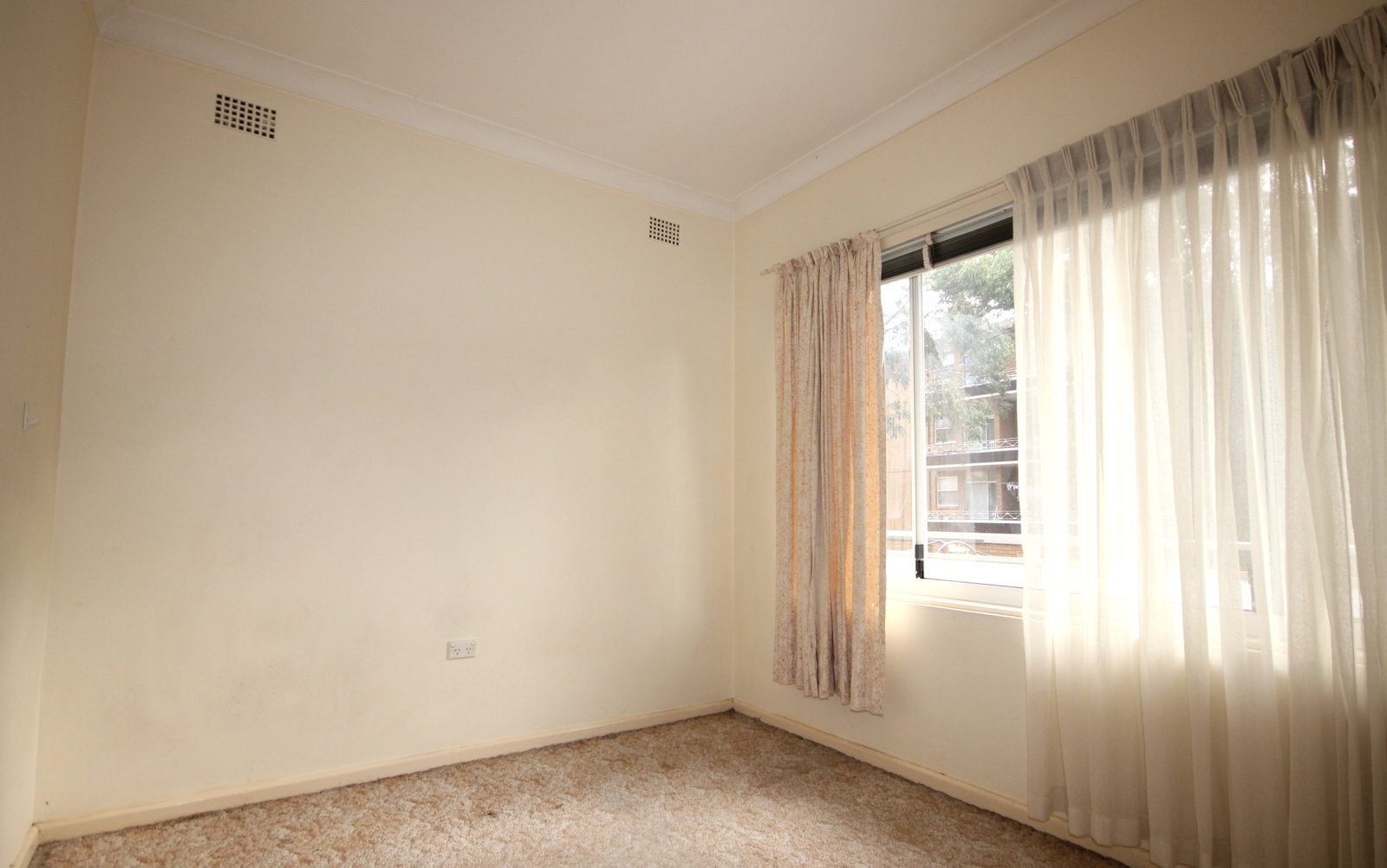 27 Queens Road BRIGHTON-LE-SANDS 6