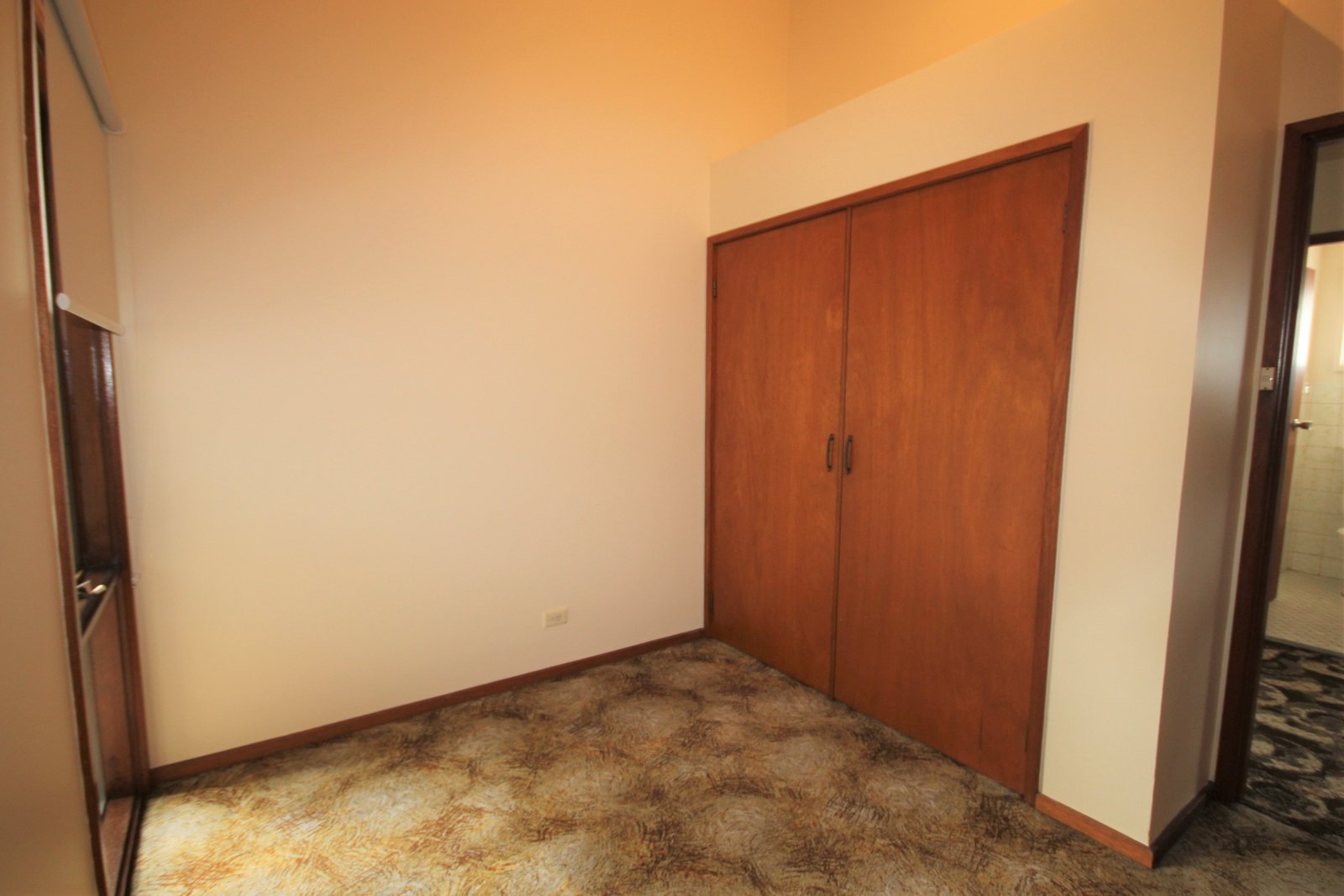 27 Raymond Avenue ROSELANDS 8