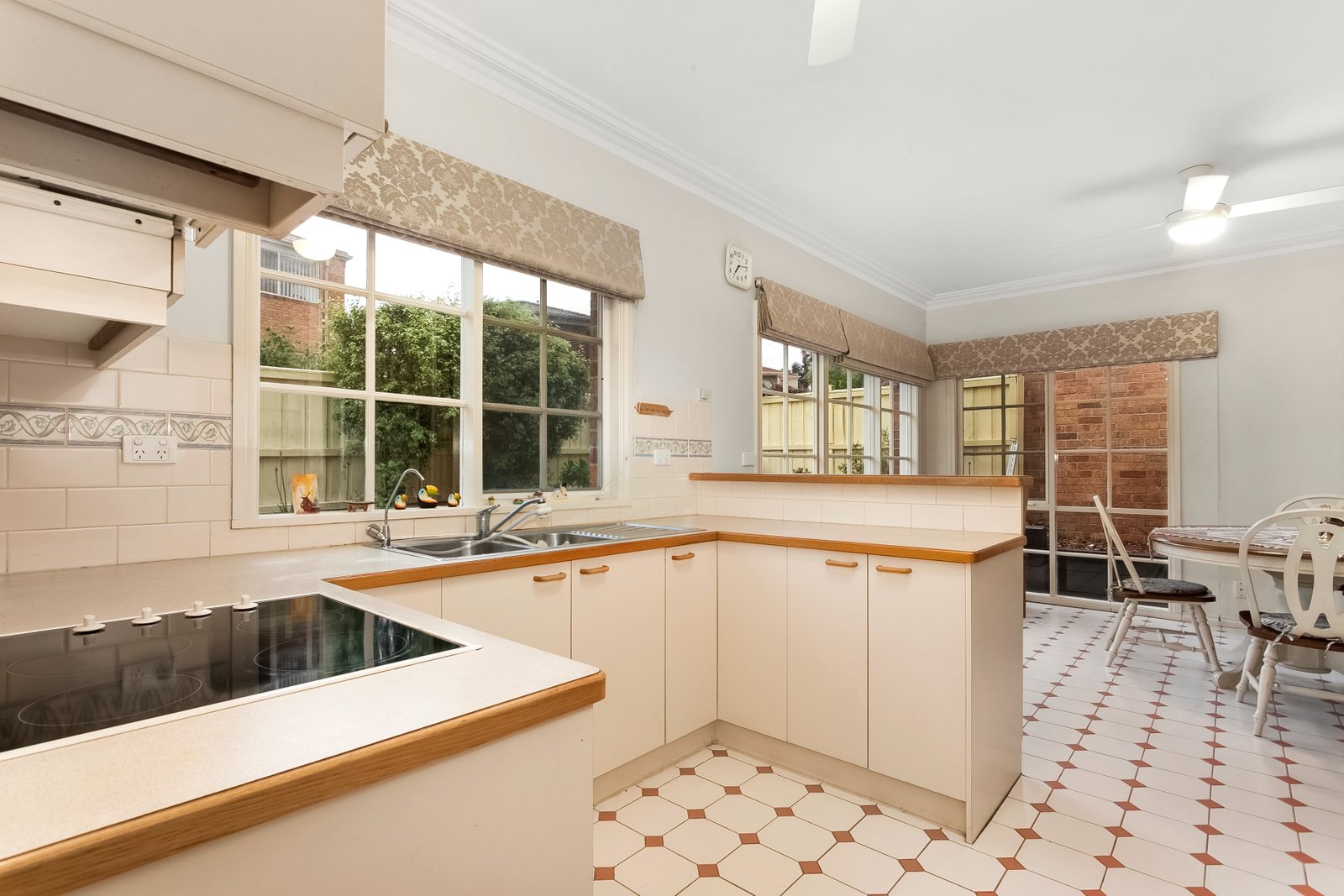 Gallery: 27 Robinson Drive