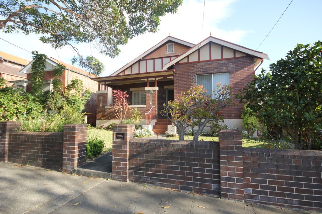 27 Rowley Road RUSSELL LEA 1