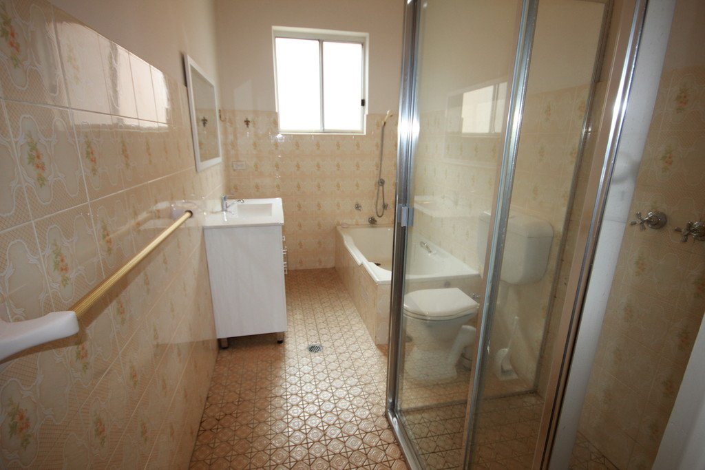 27 Rowley Road RUSSELL LEA 4