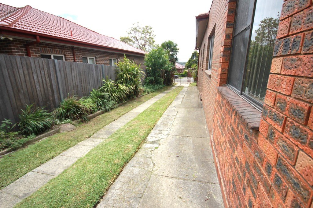 27 Rowley Road RUSSELL LEA 7