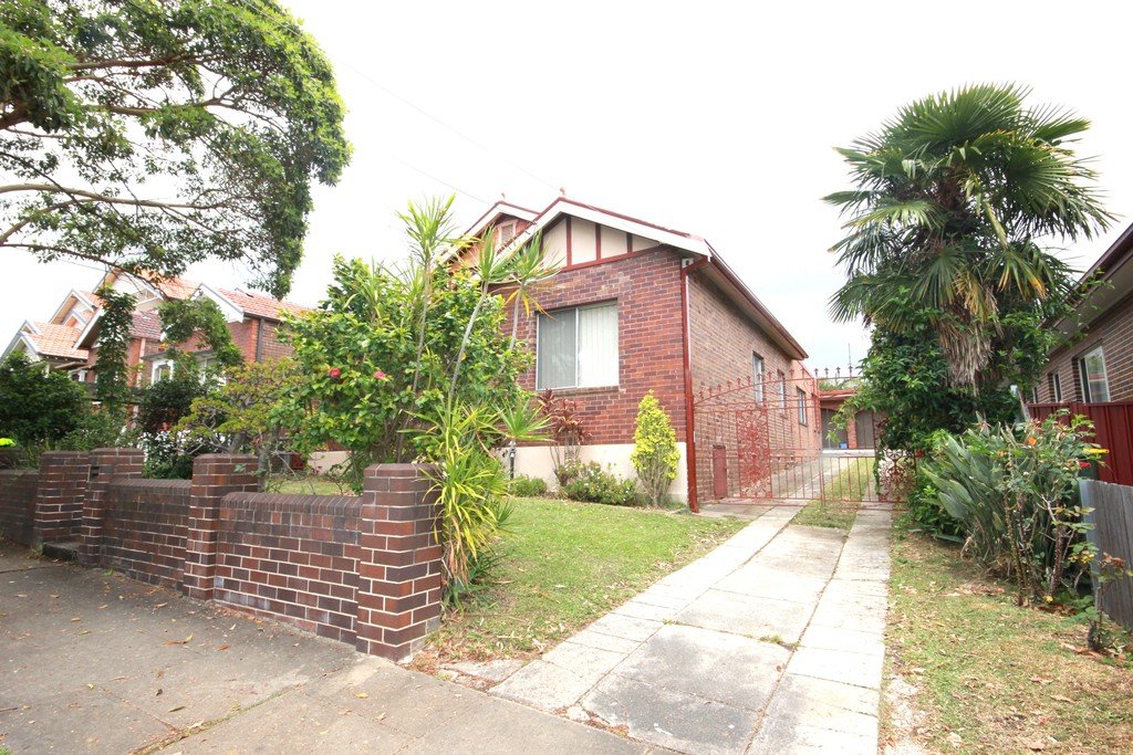 27 Rowley Road RUSSELL LEA 8