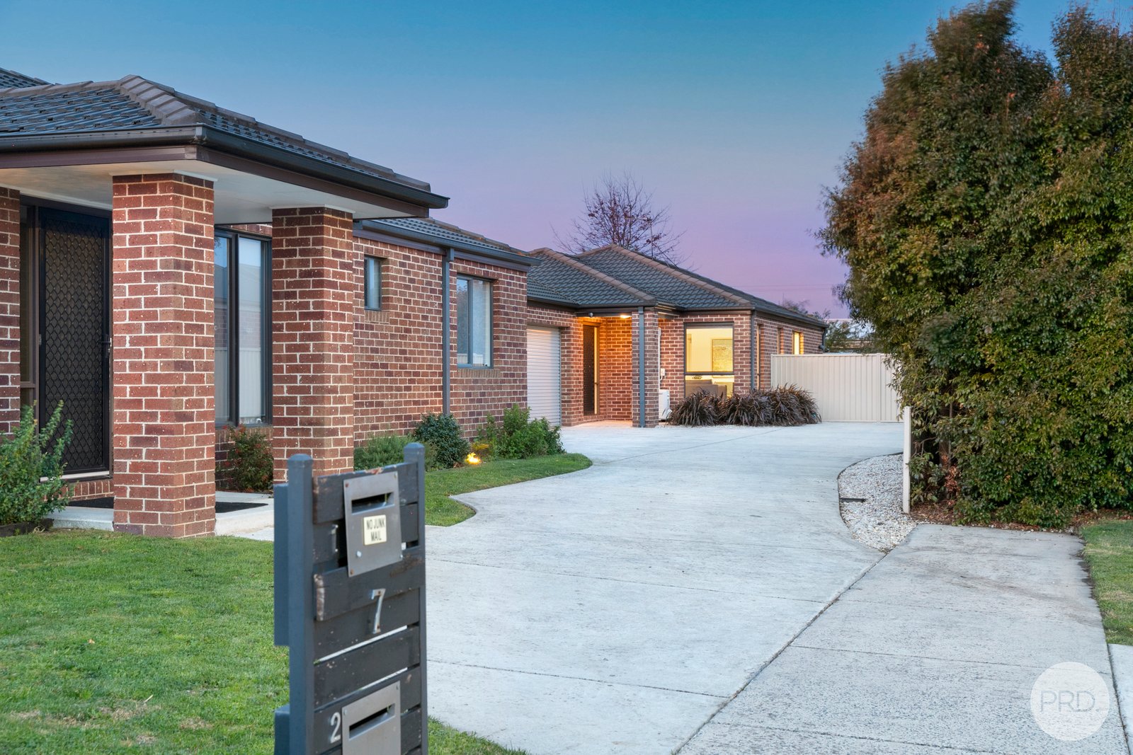 2/7 Ruby Close DELACOMBE 17