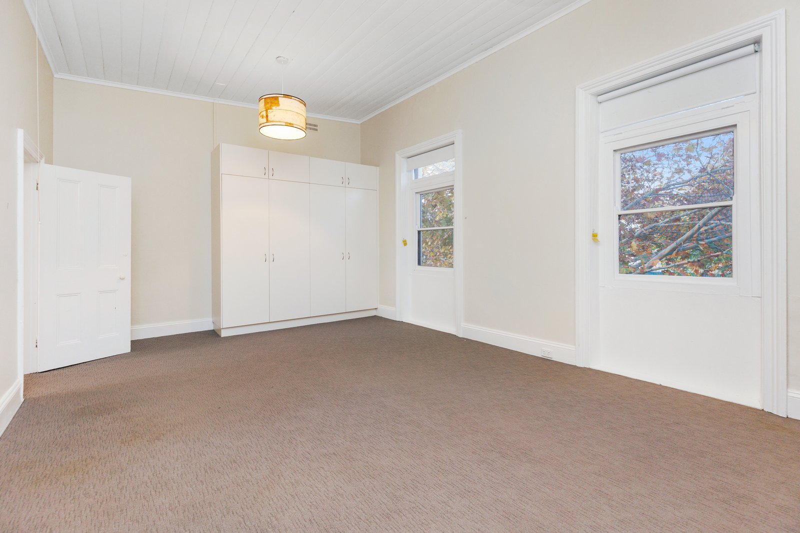27 Russell Street TUMUT 10