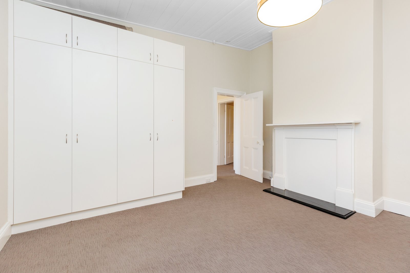 27 Russell Street TUMUT 11