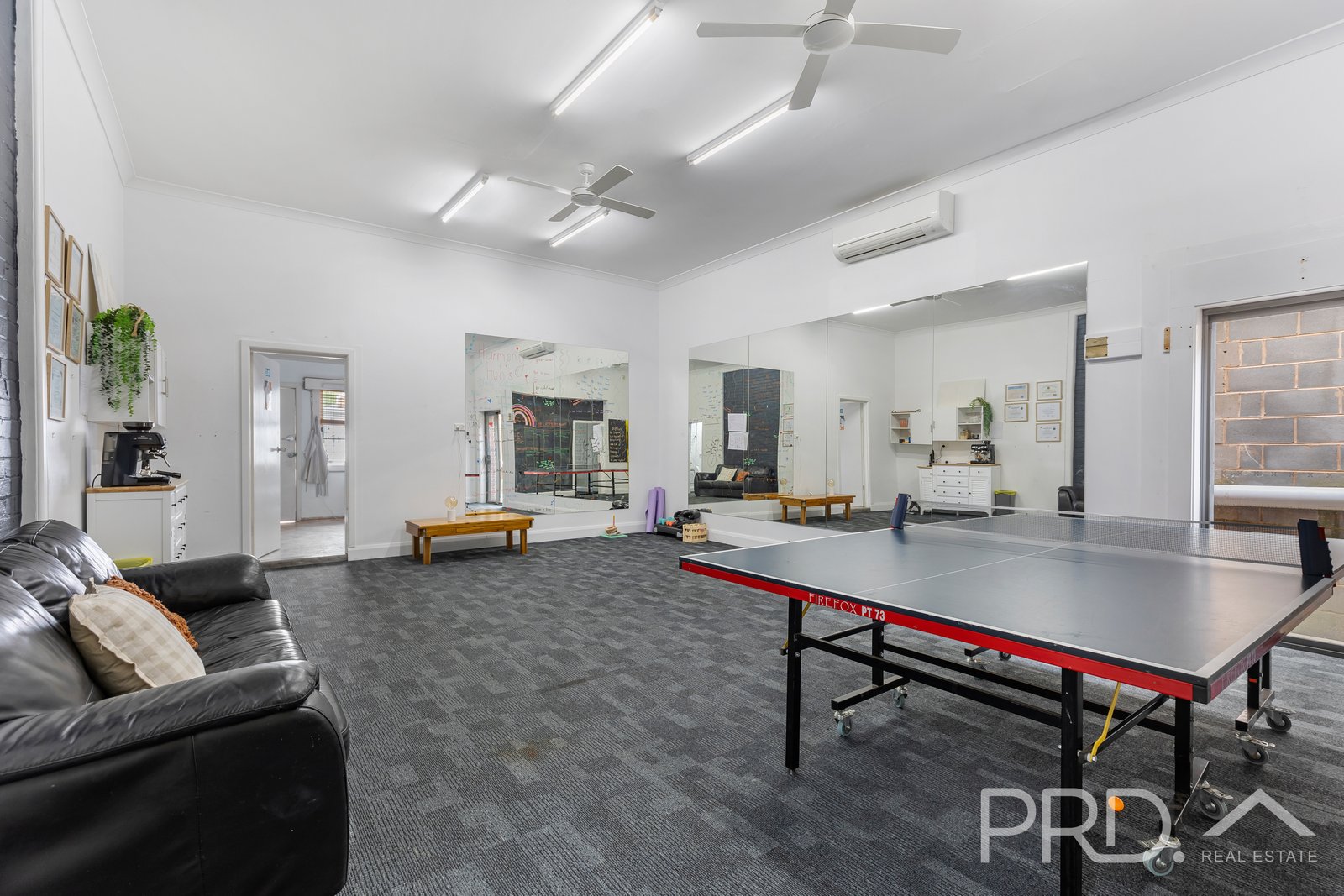 27 Russell Street TUMUT 17