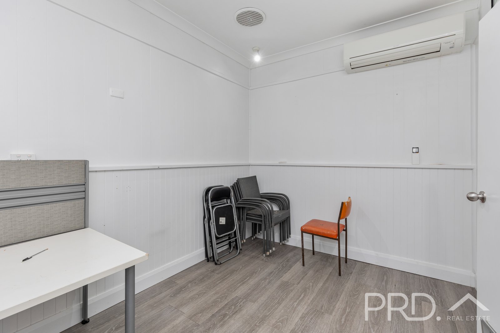 27 Russell Street TUMUT 23